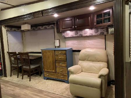 Class 5th wheel for sale