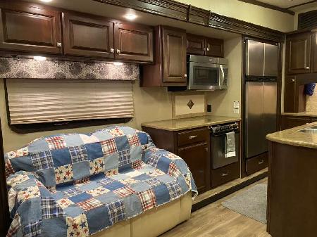 Class 5th wheel for sale