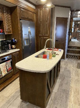 Class 5th wheel for sale