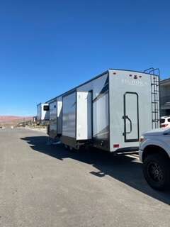 Class 5th wheel for sale